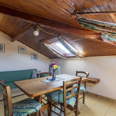 Apartment Mansarda Della Zia By Interhome